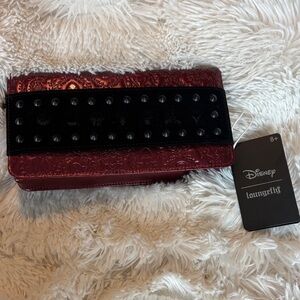 Disney Villian’s Loungefly clutch NWT